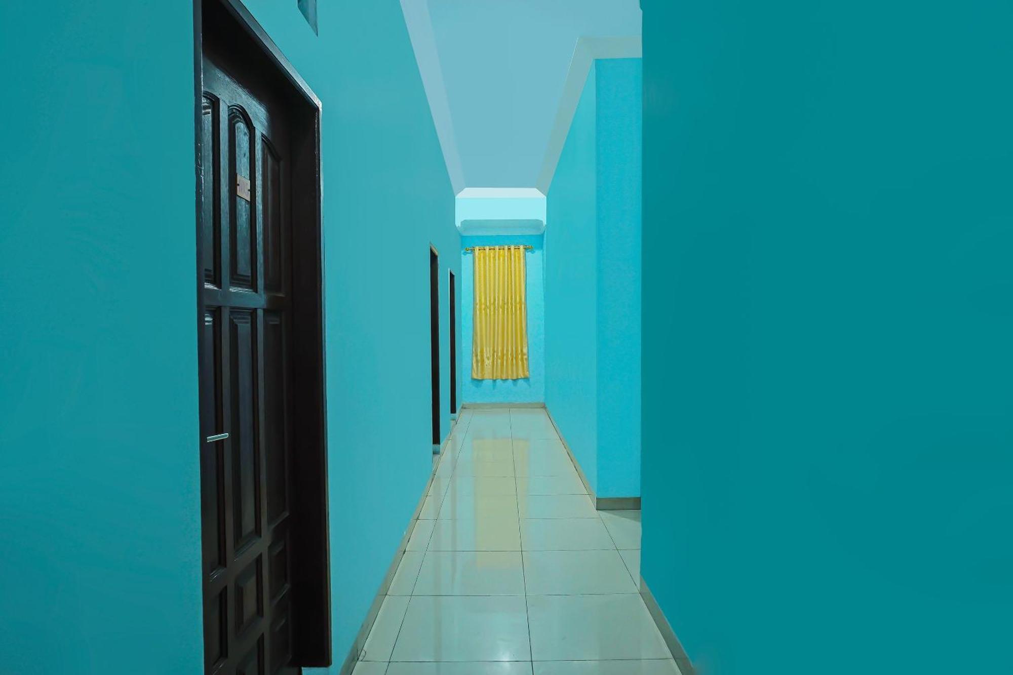 Oyo 92577 Hotel Sidikalang Near Kejaksaan Negeri Dairi 外观 照片
