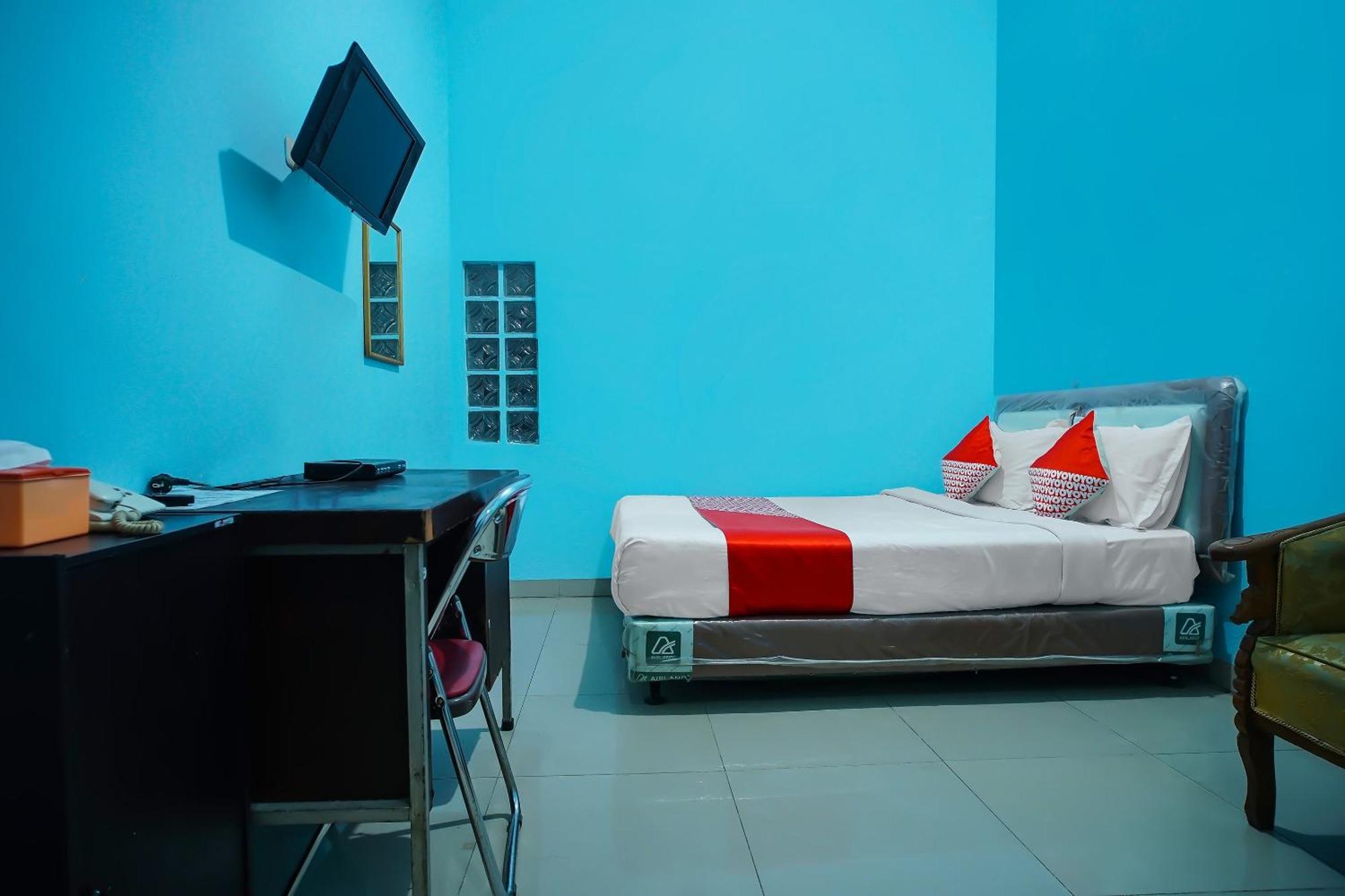 Oyo 92577 Hotel Sidikalang Near Kejaksaan Negeri Dairi 外观 照片
