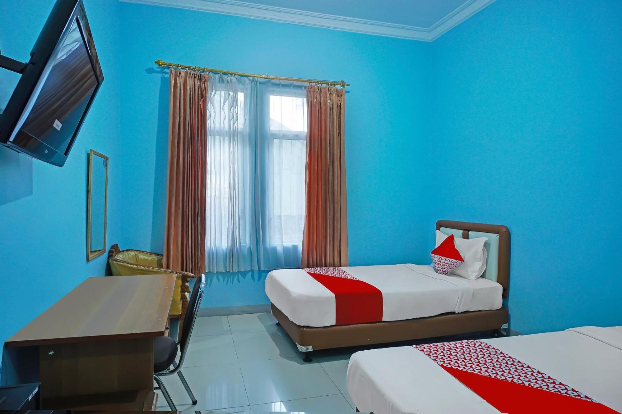 Oyo 92577 Hotel Sidikalang Near Kejaksaan Negeri Dairi 外观 照片