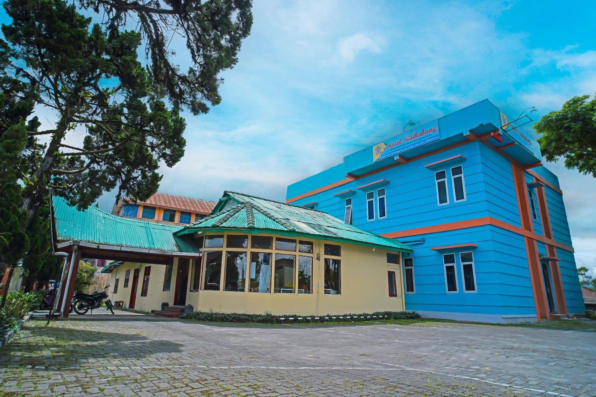 Oyo 92577 Hotel Sidikalang Near Kejaksaan Negeri Dairi 外观 照片